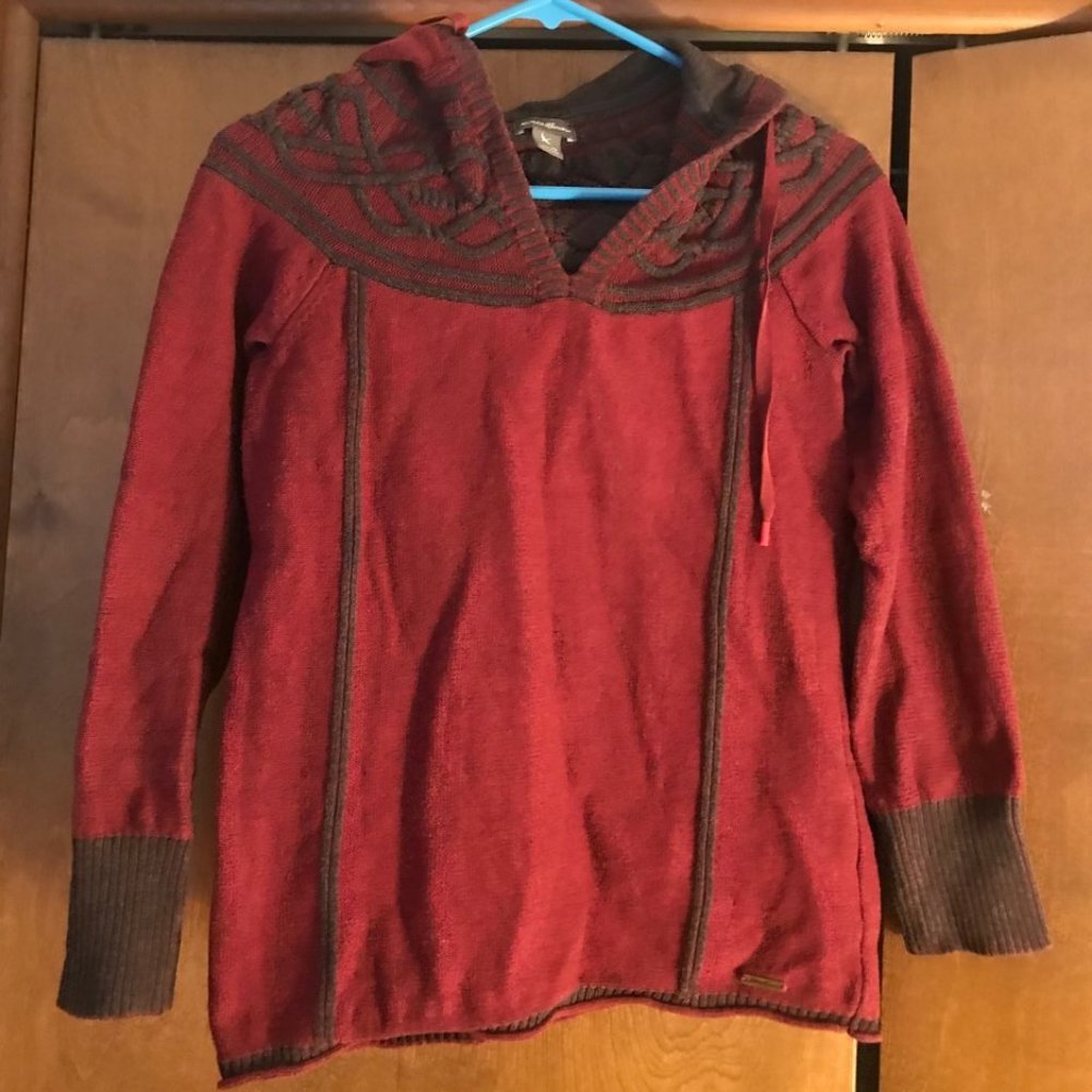 Eddie Bauer Women's Long Sleeve Mt Shasta Cable Hoodie in burgundy